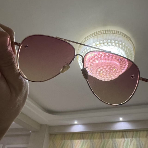 LV WOMEN'S Gradient Glasses - Picture 9 of 9